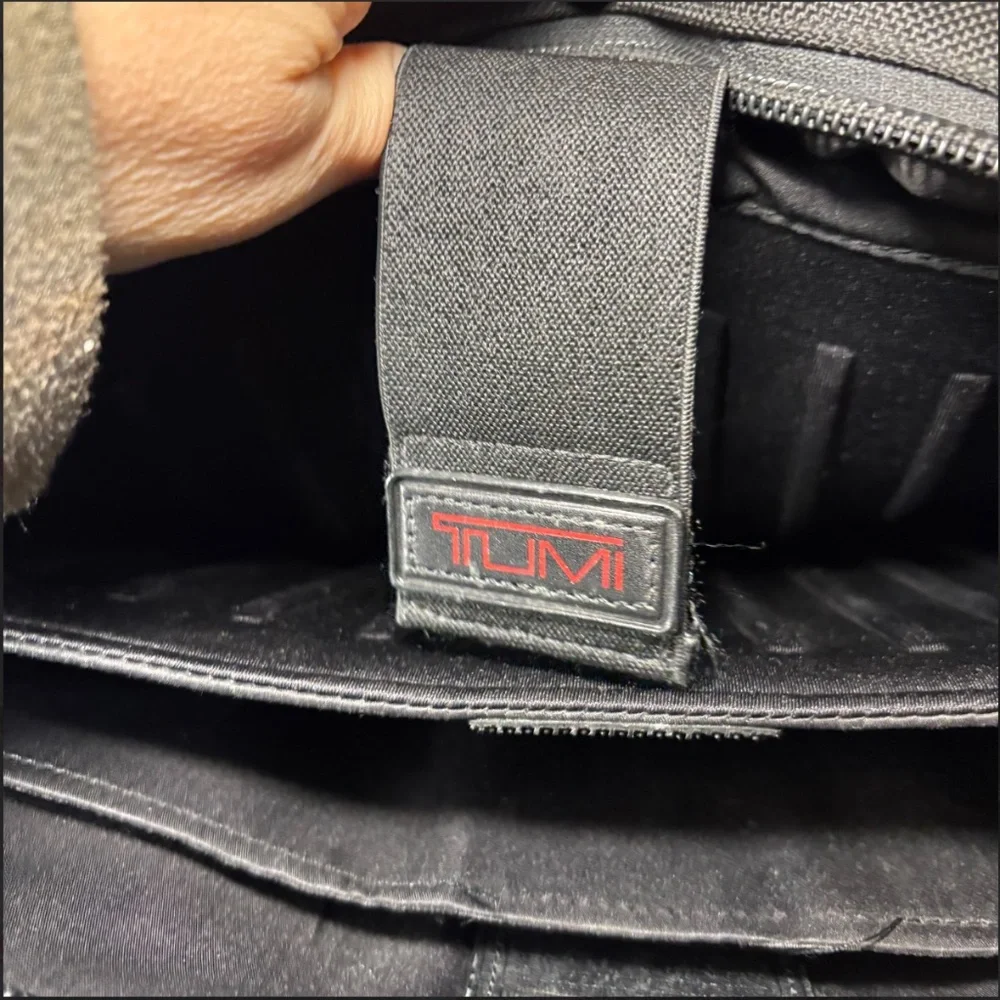 Tumi Alpha Expandable Ballistic Nylon Black Briefcase Messenger Laptop Bag 26160